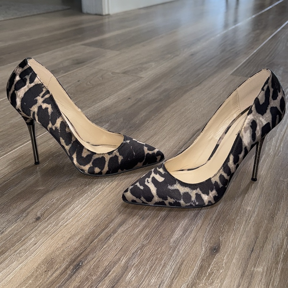 Shoe Dazzle Leopard Print Pointed-Toe Stiletto Heels